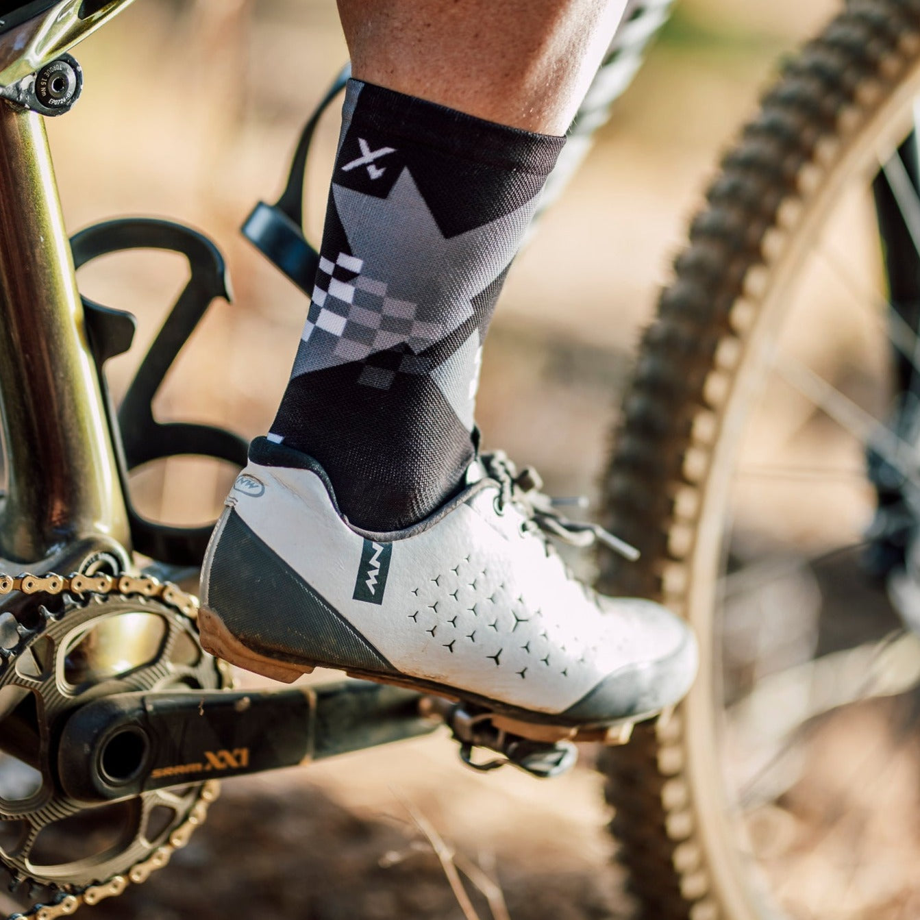 X Black Minimalist Crew Socks